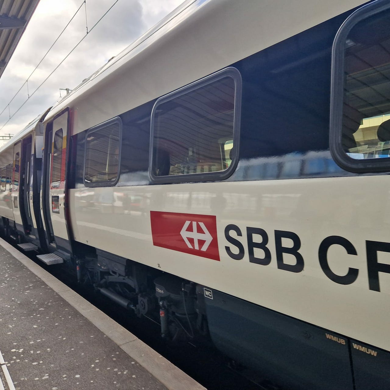 On The Move With Evelyne