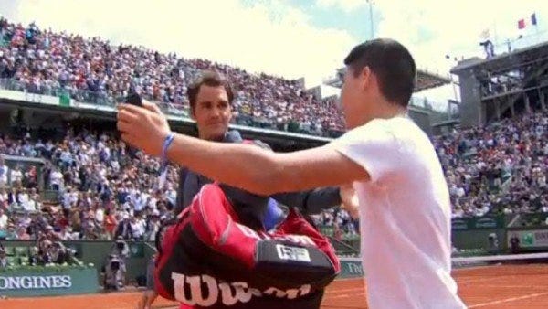 roger federer selfie fan french open 2015 roger federer selfie fan french open 2015