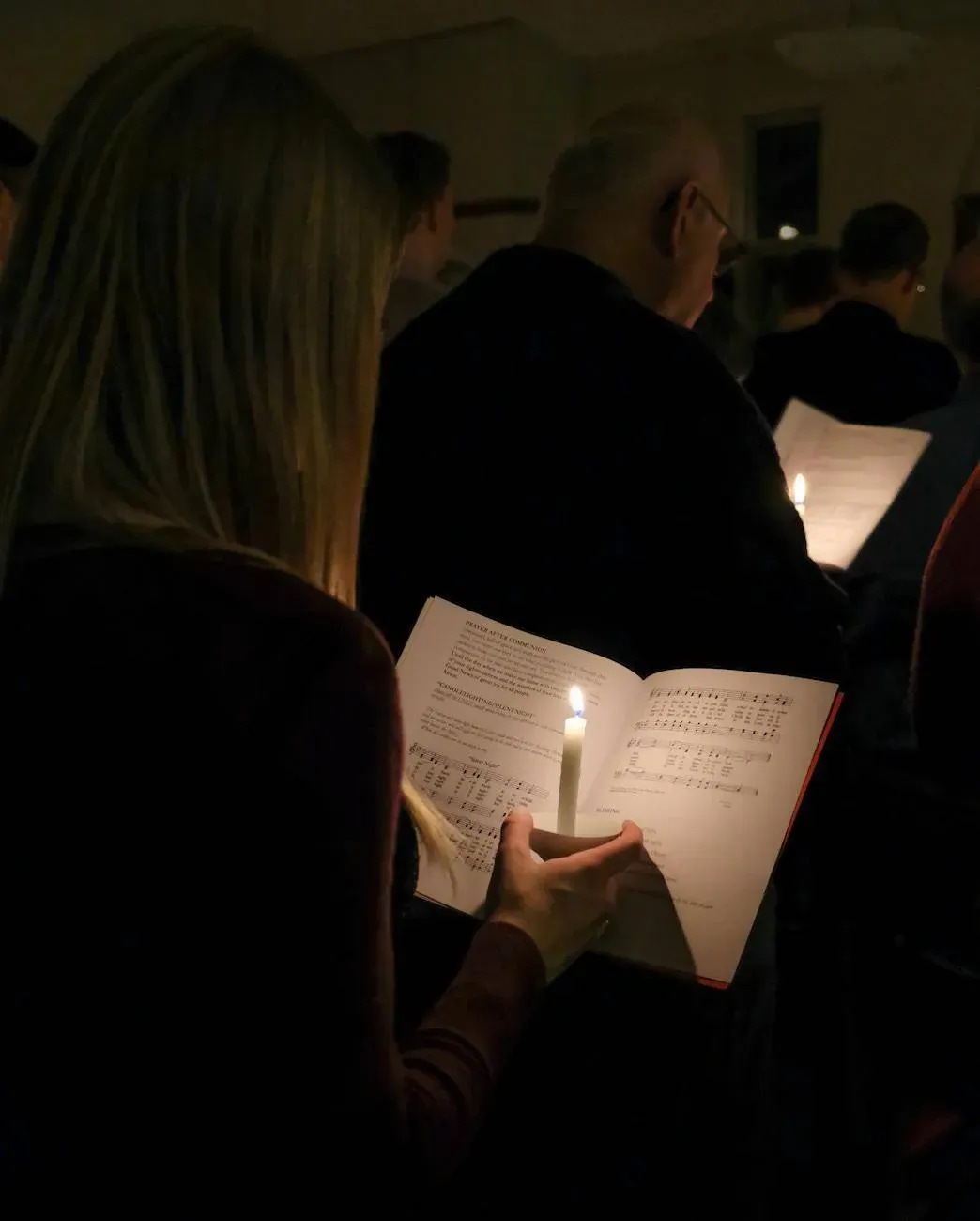 candlelit christmas eve church service