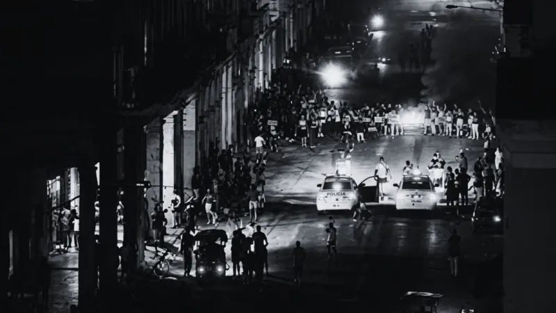 Protesta en Manrique y Reina, cerca del Capitolio Nacional, Centro Habana