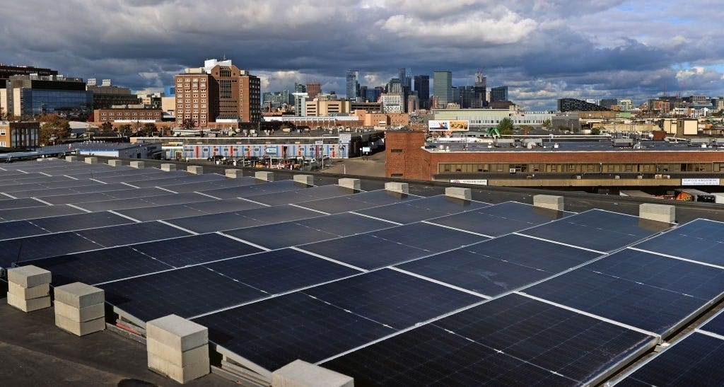 GettyImages-1731030754 solar panels