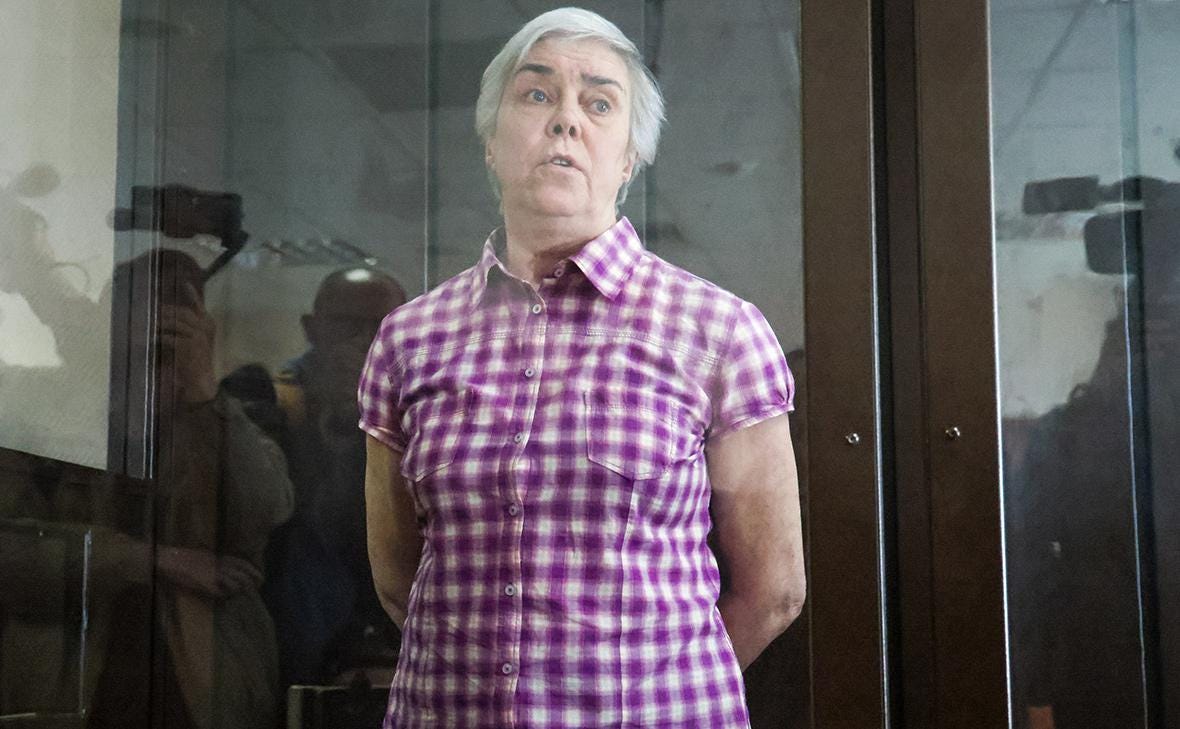 Педиатра Буянову приговорили к 5,5 годам по делу о фейках про армию — РБК