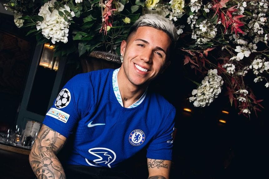 Chelsea sign World Cup winner Enzo Fernandez