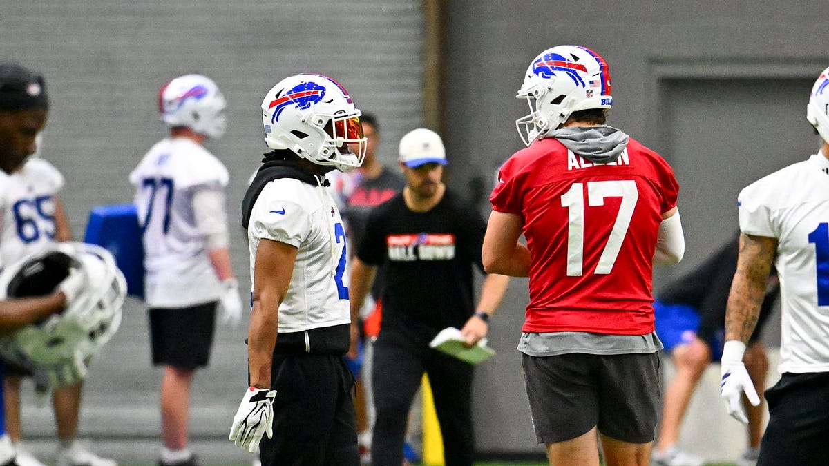 July Mailbag, Part I: DJ Moore Effect, KOC's future, Lions CB plan, our draft hits/misses, journalism