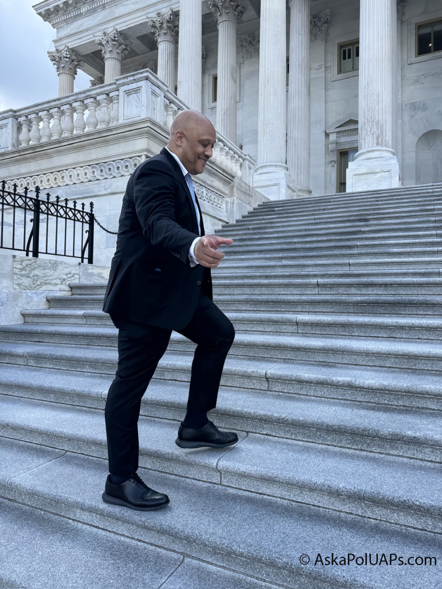 House Intelligence Committee Rep. Andre Carson walks up US Capitol steps on way to vote. Photo: Matt Laslo © Ask a Pol House Intelligence Committee Rep. Andre Carson walks up US Capitol steps on way to vote. Photo: Matt Laslo © Ask a Pol