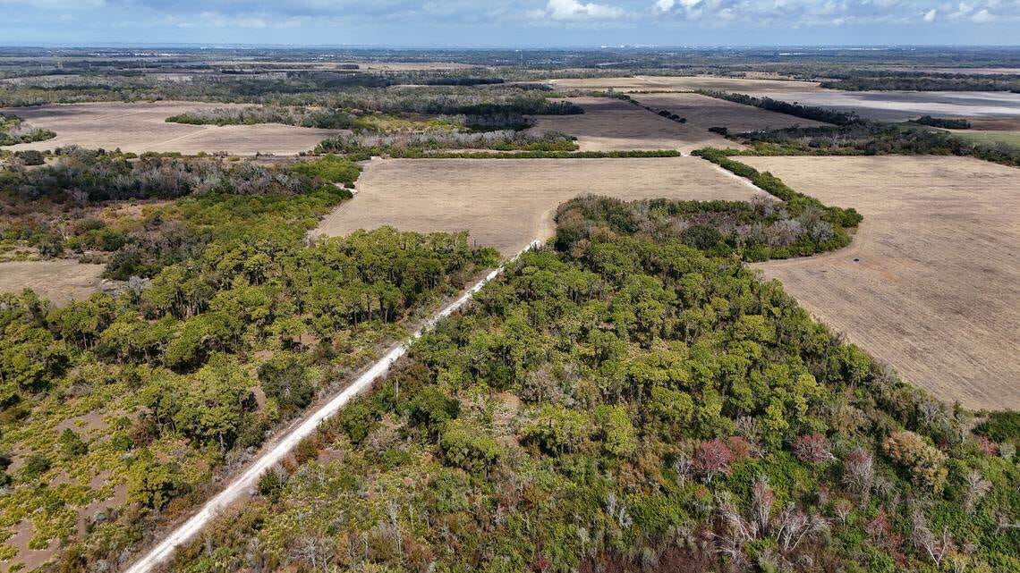 Manatee County Commissioners Unanimously Reject 2,000-Home Lone Valley Development in Parrish