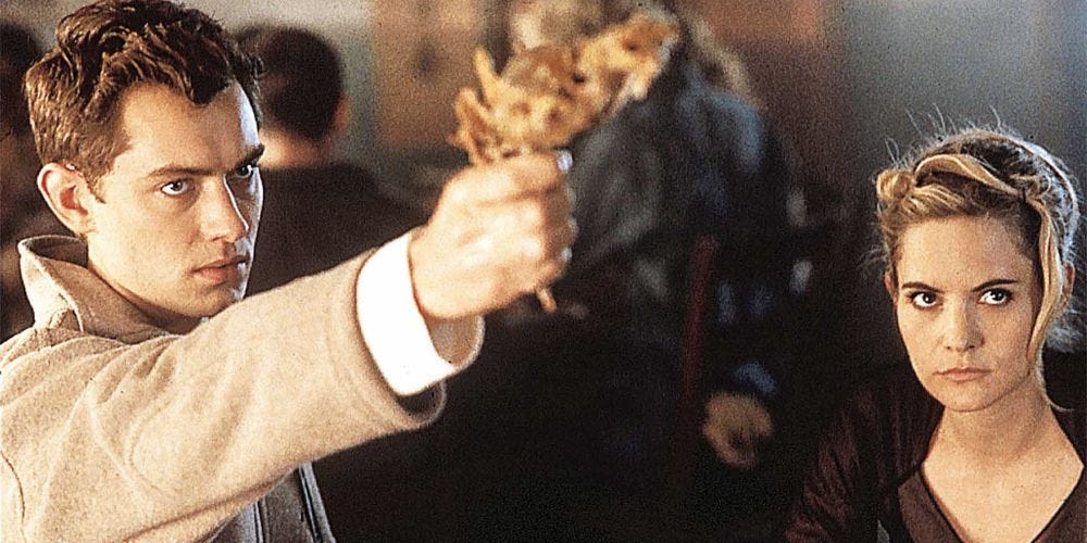 Top 10 Cyberpunk Films From The '90s, Ranked (According To IMDb) Top 10 Cyberpunk Films From The '90s, Ranked (According To IMDb)