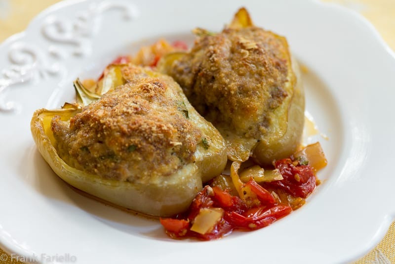 Italian Meat Stuffed Peppers (Peperoni ripieni di carne)