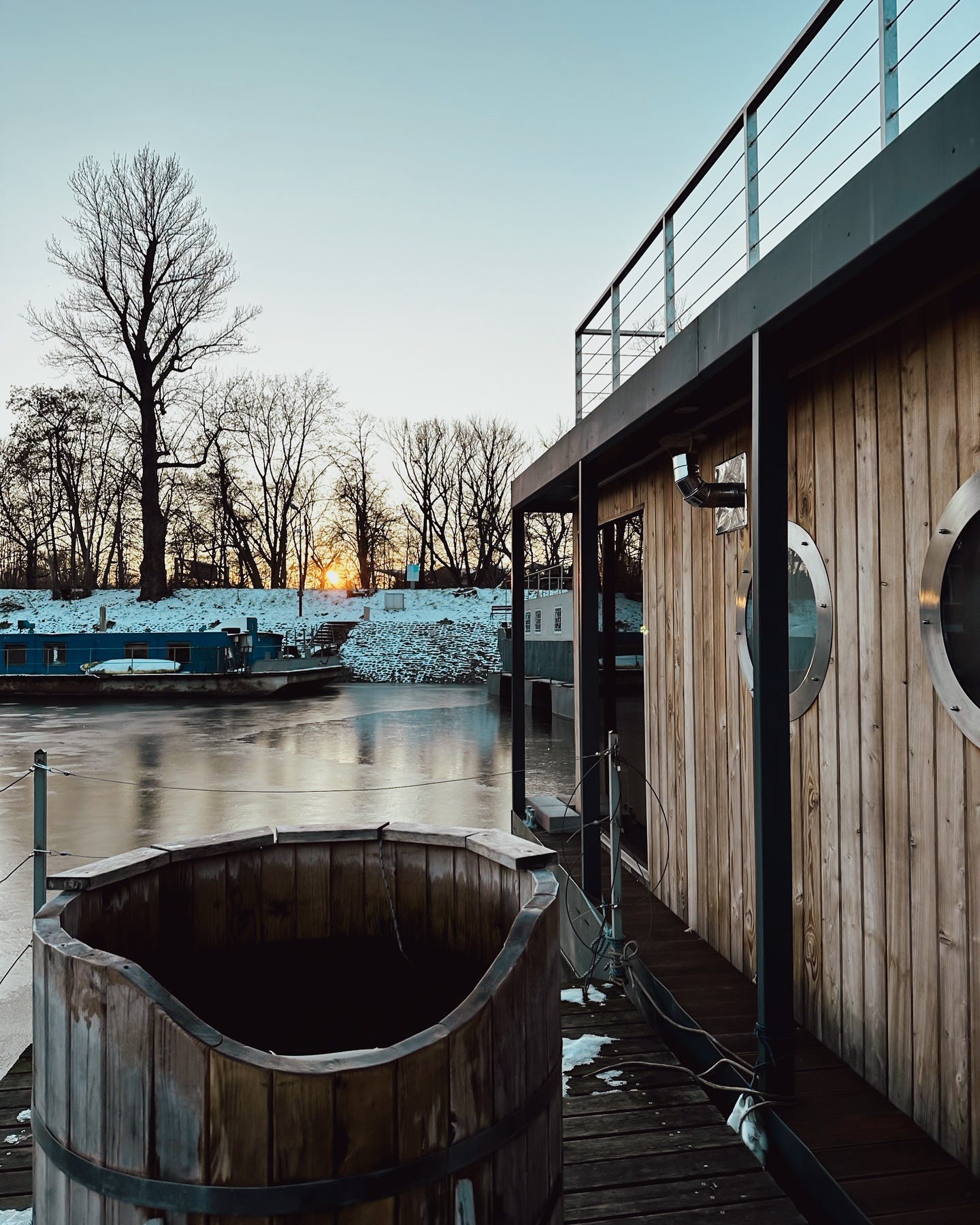 No photo description available.