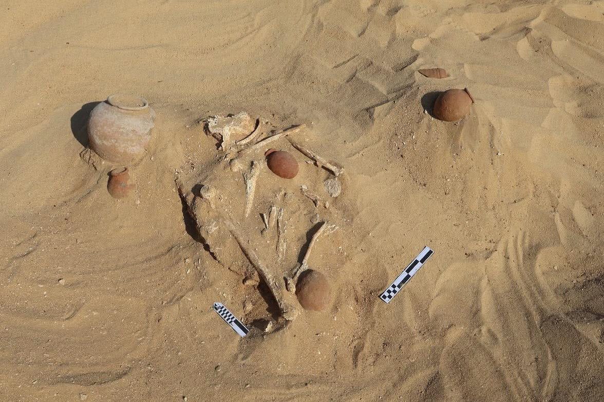 Finds uncovered in the Jabal al-Tayr necropolis