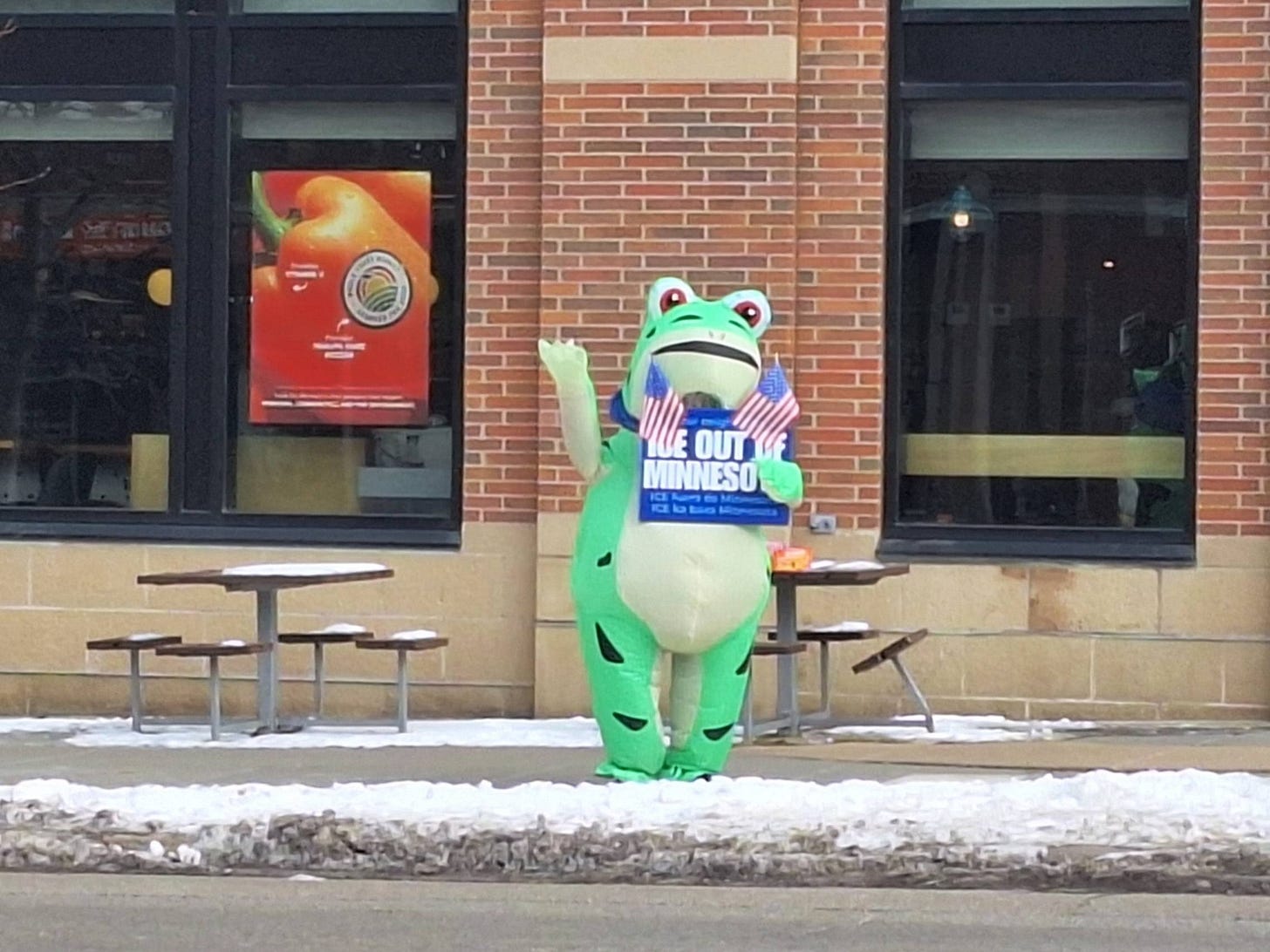 May be an image of text that says 'EOUTF OUT MINNESO FCE' May be an image of text that says 'EOUTF OUT MINNESO FCE'