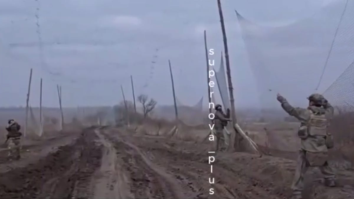 Russia Builds 'Anti-Drone Corridors' in Kursk - Ukraine Says They Don't Work