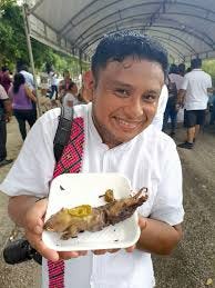 Entérate #Yucatán 🫨 JOVEN PRUEBA PLATILLO "TUZA AL ESTILO PIB" EN YUCATÁN  A través de las redes sociales, el joven originario de Yaxcabá, Yucatán,  Leobardo Cox Tec, publicó que hace unos días