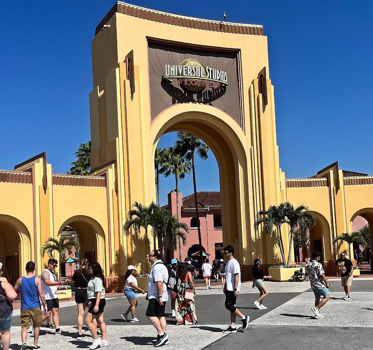 The entrance to Universal Studios Florida. Image: Benoit Prieur via Wikimedia Commons The entrance to Universal Studios Florida. Image: Benoit Prieur via Wikimedia Commons