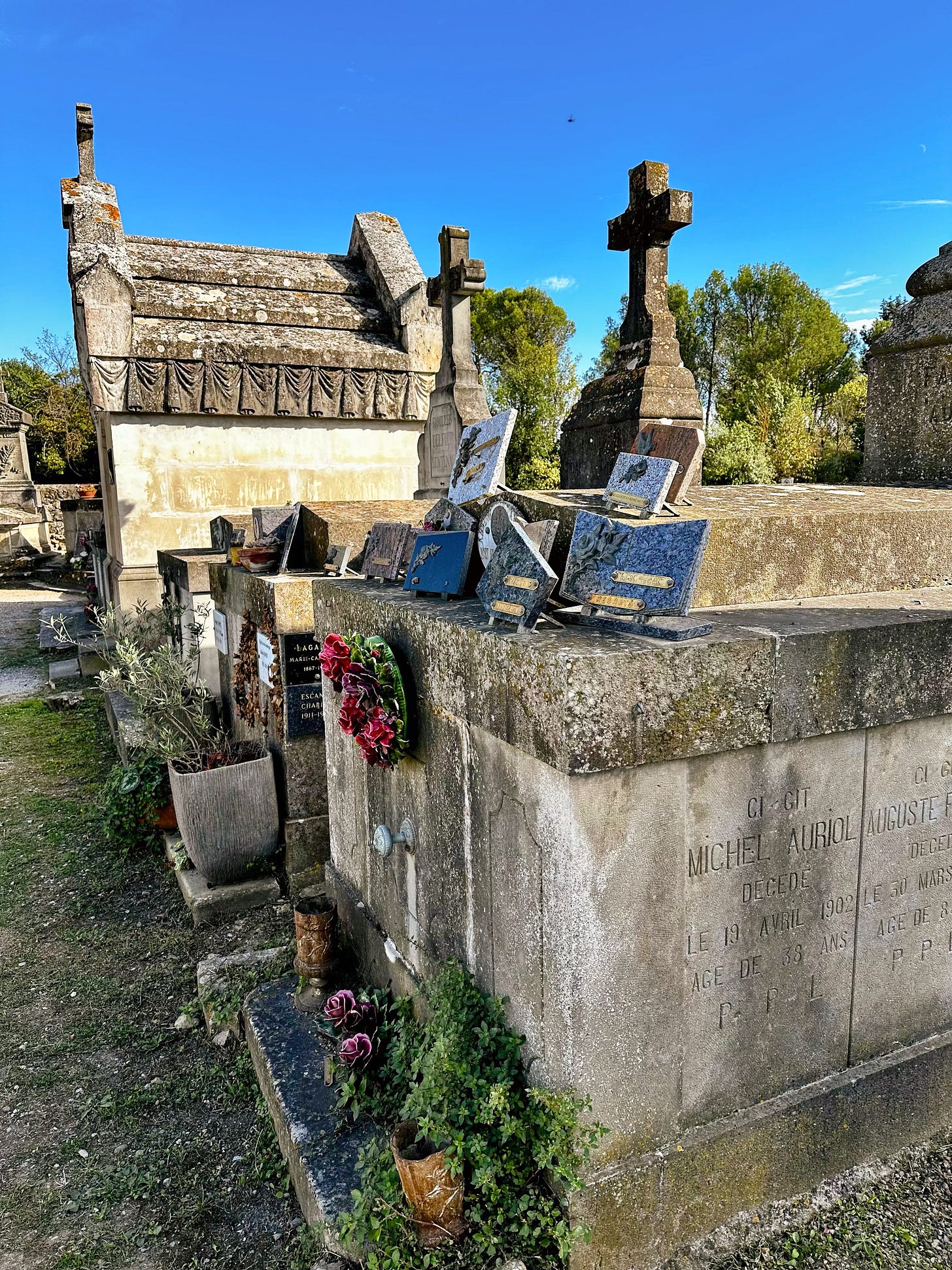 Carcassonne’s Old Cemetery