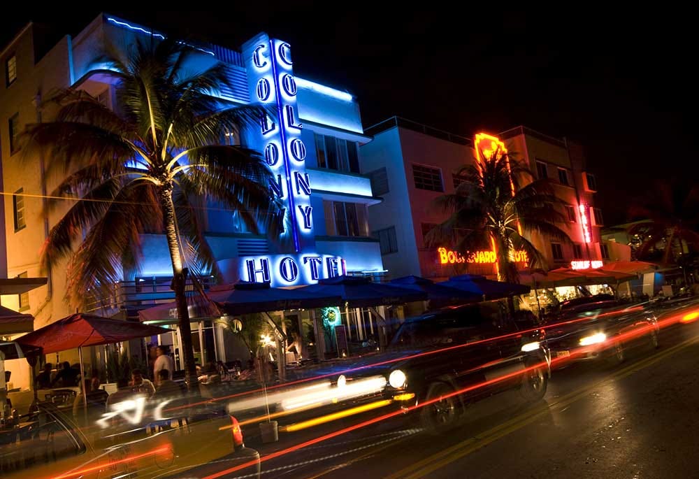 Ocean Drive, Miami: What to See & Do + Where to Eat, Drink & Stay