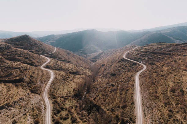 6,900+ Parallel Road Stock Photos, Pictures & Royalty-Free Images - iStock  | Parallel lines, Two roads, Trees
