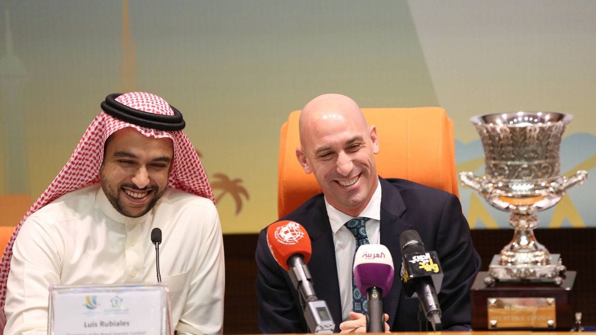 La mentira (compulsiva o no) sobre dónde va el dinero de la Supercopa de  Arabia