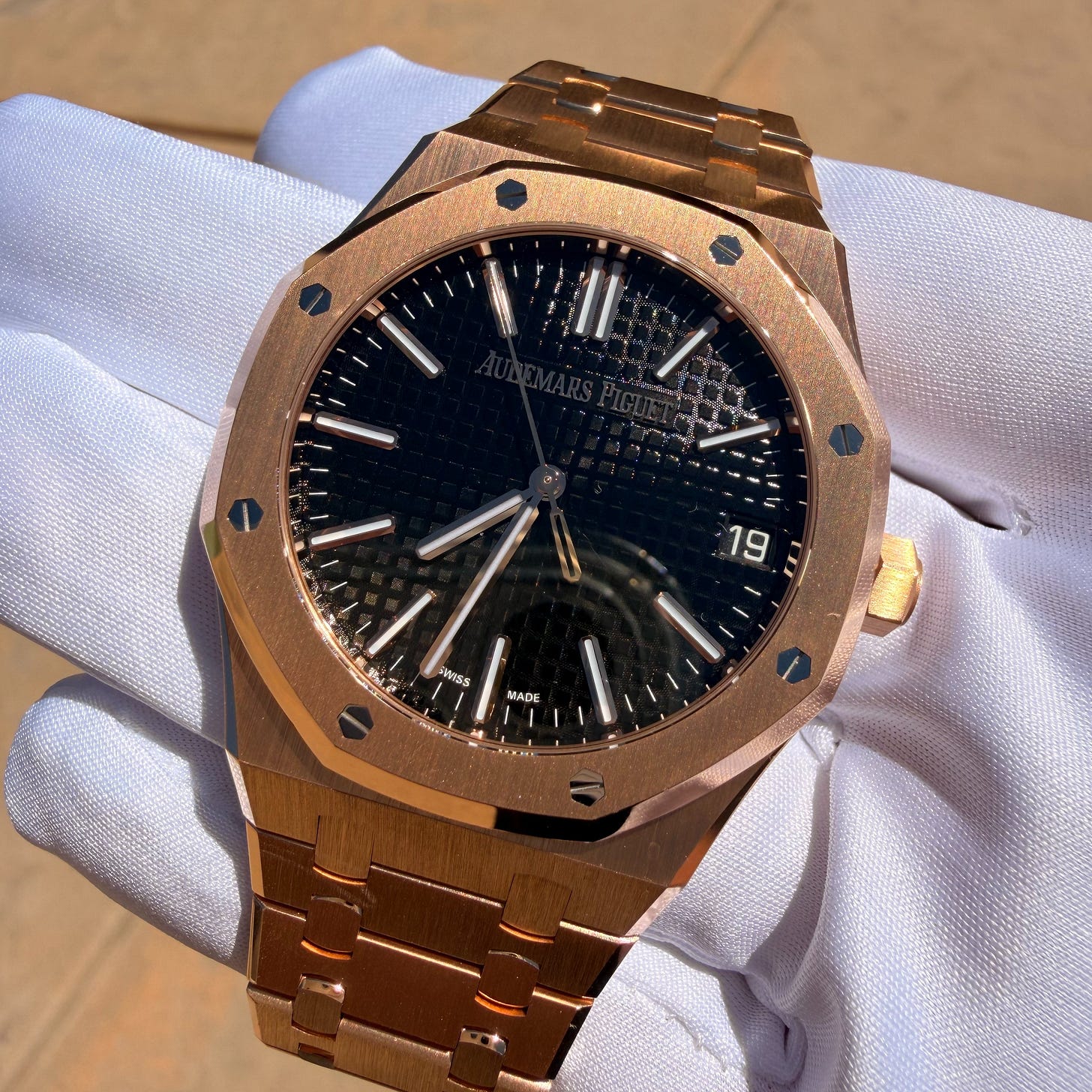 2024 Audemars Piguet Royal Oak 41 Rose Gold / Black 15510OR.OO.1320OR.04 Listing Image 1 2024 Audemars Piguet Royal Oak 41 Rose Gold / Black 15510OR.OO.1320OR.04 Listing Image 1