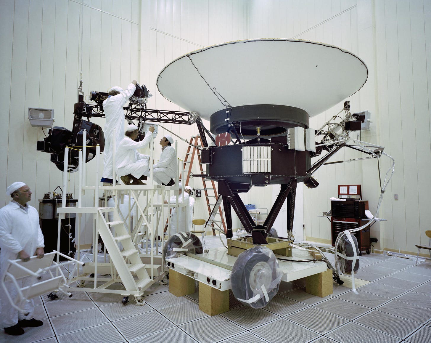 Voyager, NASA's Longest-Lived Mission, Logs 45 Years in Space Voyager, NASA's Longest-Lived Mission, Logs 45 Years in Space