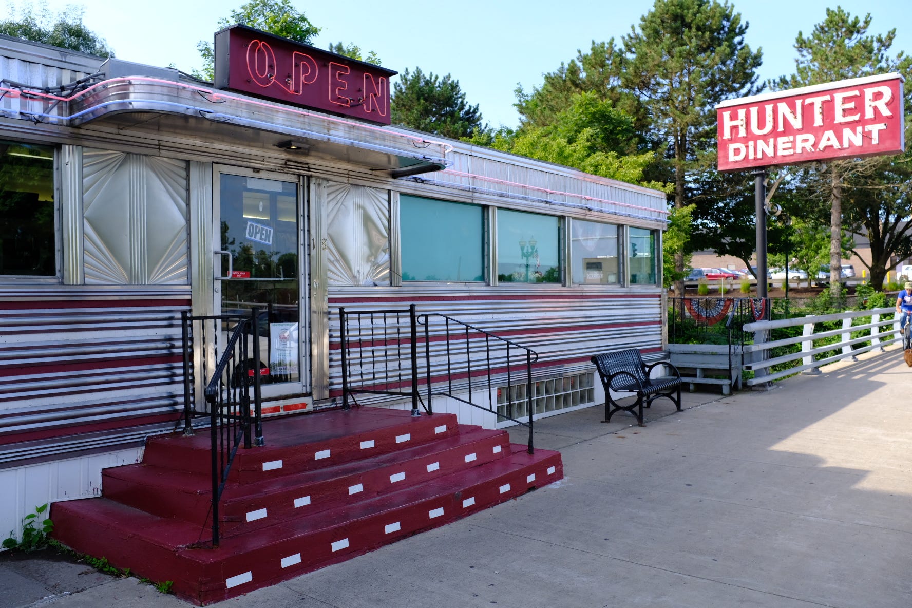 The Retrologist explores the land of Dairy Queen; plus a former