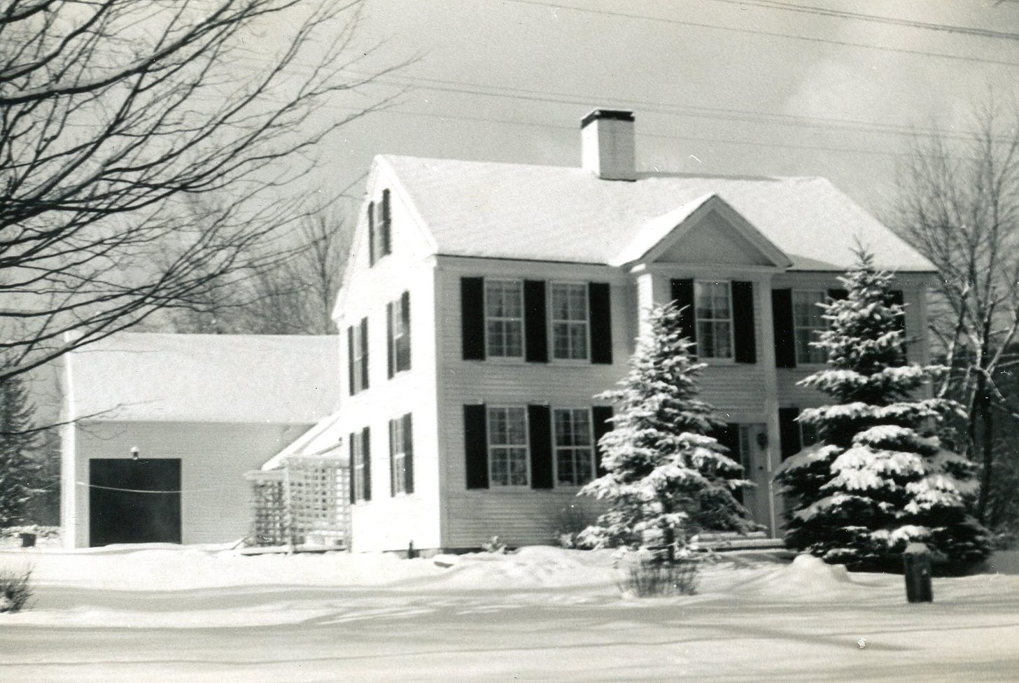 House with barn but no porch