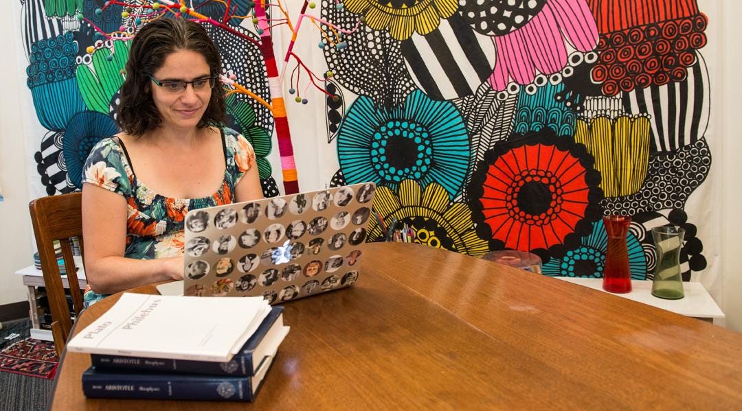 New website connects alumni, provides access to online courses | University  of Chicago News