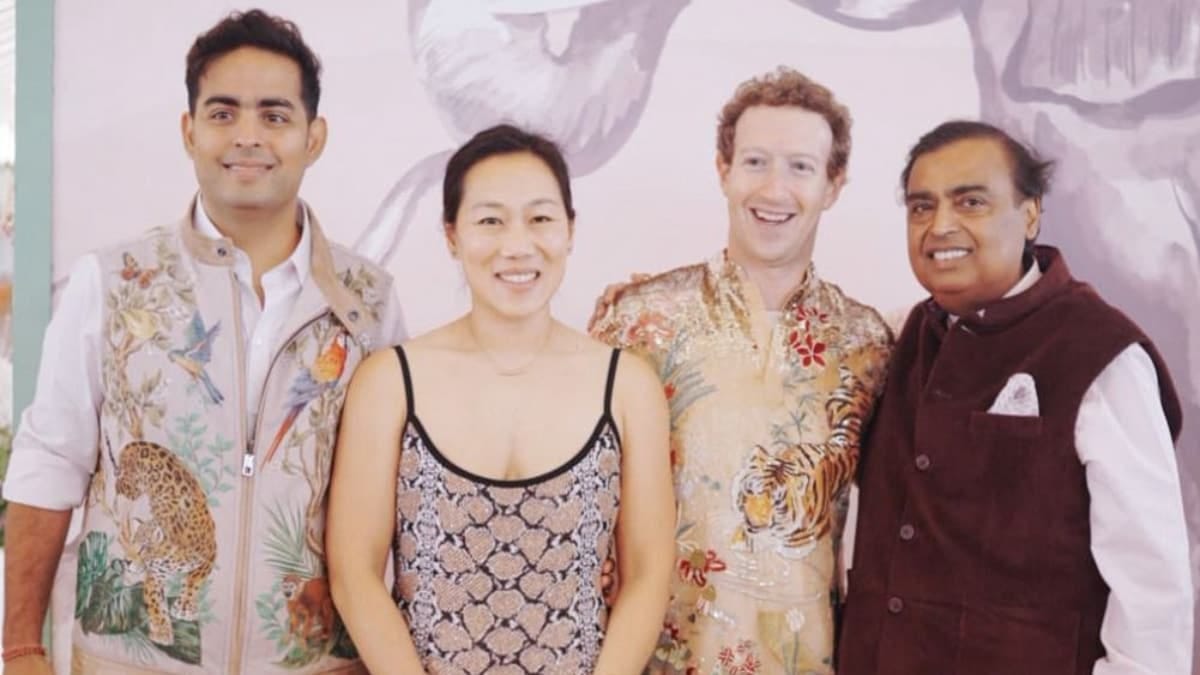 Akash Ambani, Mark Zuckerberg, Priscilla Chan, Pose with Mukesh Ambani ... Akash Ambani, Mark Zuckerberg, Priscilla Chan, Pose with Mukesh Ambani ...