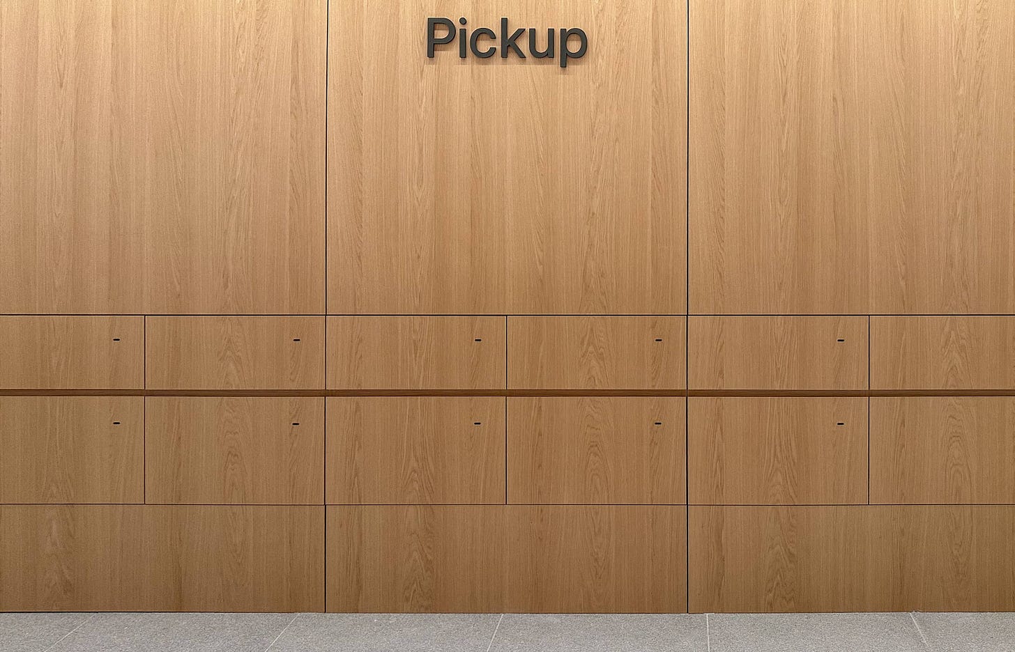Apple Pickup at Apple American Dream.