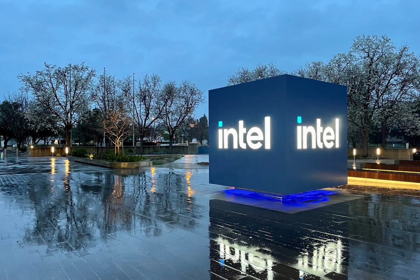 Intel anuncia demissão de 15.000 funcionários em meio a plano de redução de  custos | Startupi