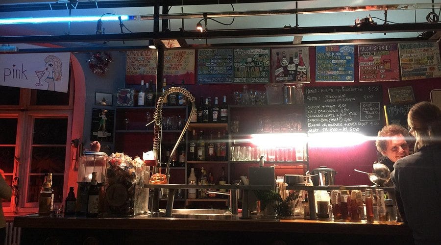 BUCHHANDLUNG CAFFETTERIA BAR, Berlin - Aktuelle Informationen für 2026 (mit  Bewertungen)