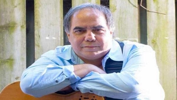 Aquiles was a fervent follower of traditional, folk and popular music from jazz to bolero, and he loved accompanying various vocalists in their performances and even on recordings. Aquiles was a fervent follower of traditional, folk and popular music from jazz to bolero, and he loved accompanying various vocalists in their performances and even on recordings.