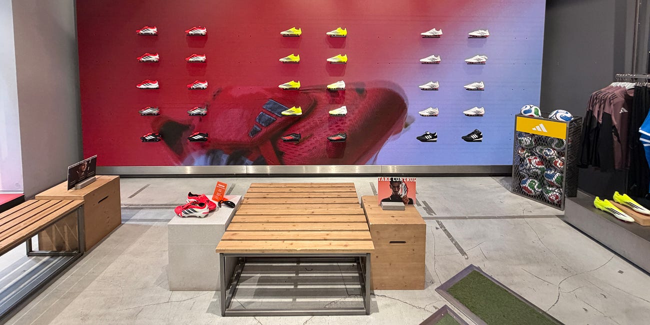How to connect physical products with dynamic content on led screen in retail