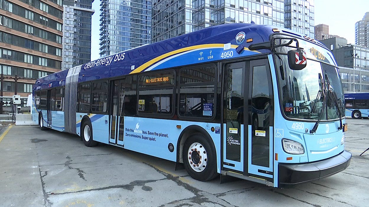 Electric buses in New York, the first articulated hits the road -  Sustainable Bus