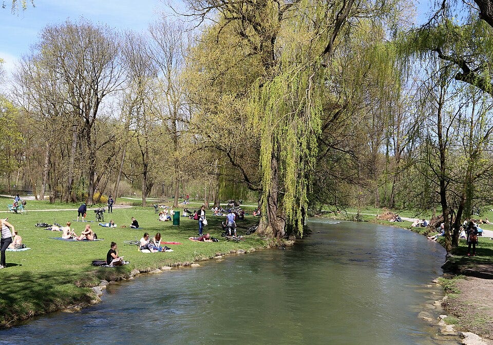 File:Schwabinger Bach Englischer Garten Muenchen-6.jpg
