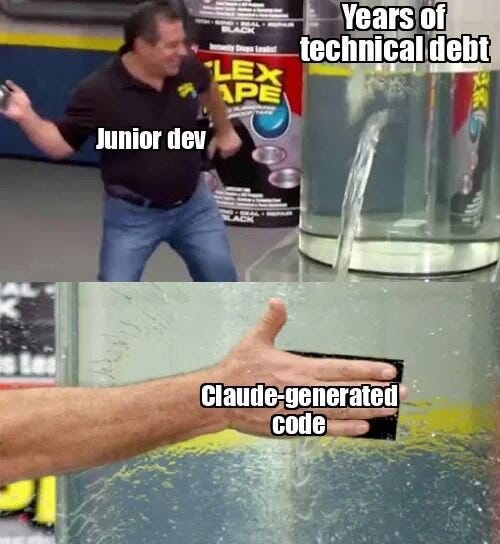 Một meme "Flex Tape" trong đó một "nhà phát triển trẻ" đang chèn "mã do Claude tạo ra" vào một bản rò rỉ lớn có nhãn "Nhiều năm nợ kỹ thuật".