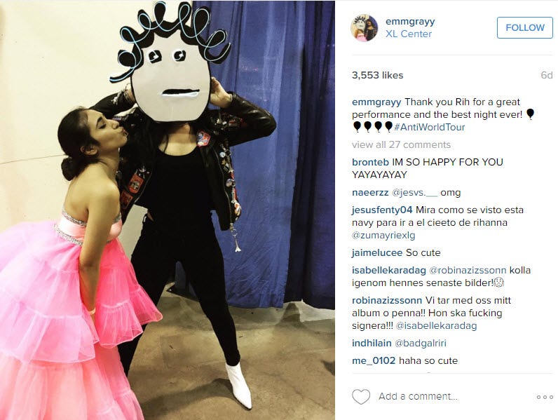 rihanna in fan emily costume 2016 rihanna in fan emily costume 2016