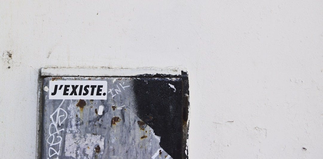 a picture of a piece of graffiti on a wall
