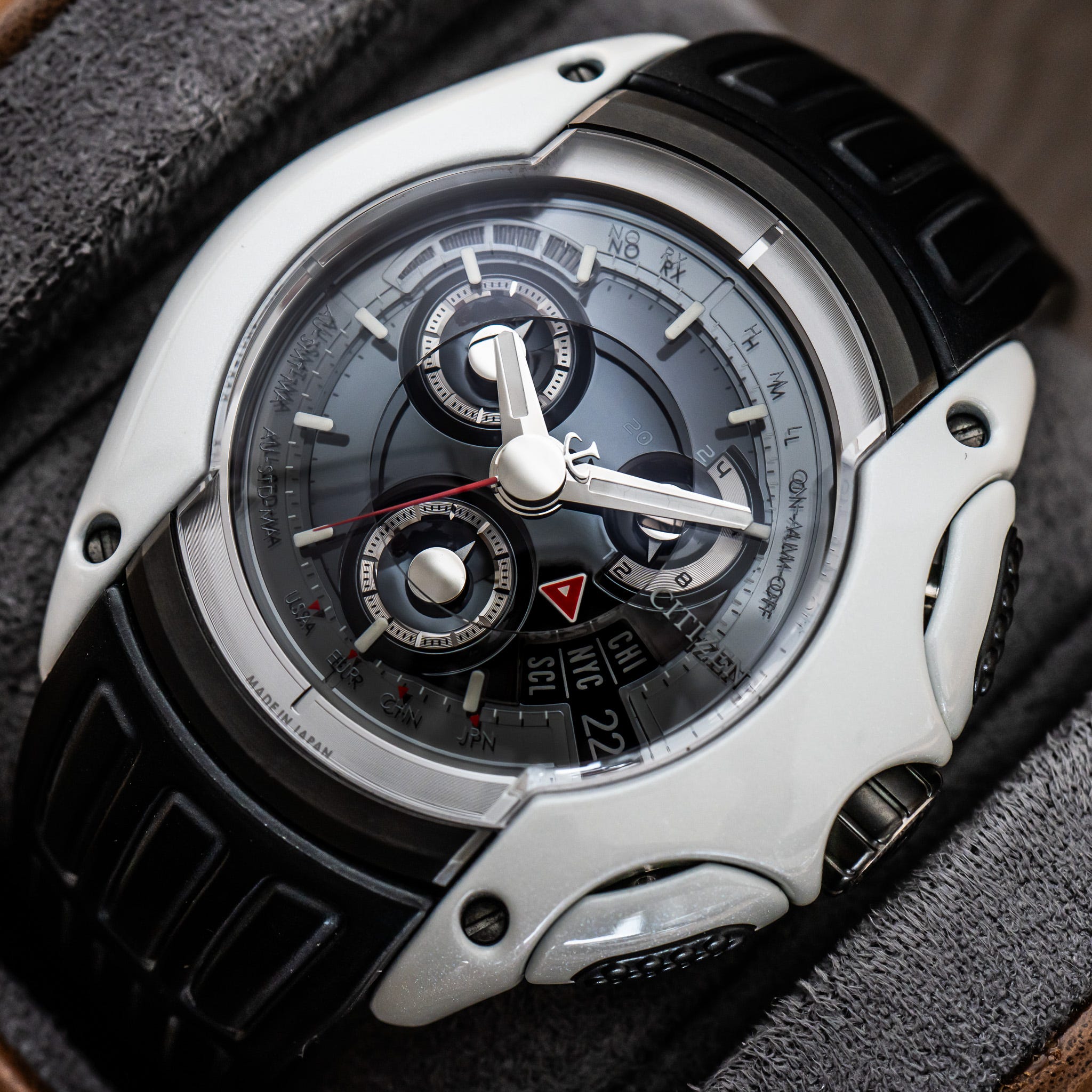 遊助 Another Weird Japanese Watch You've Never Heard of Before