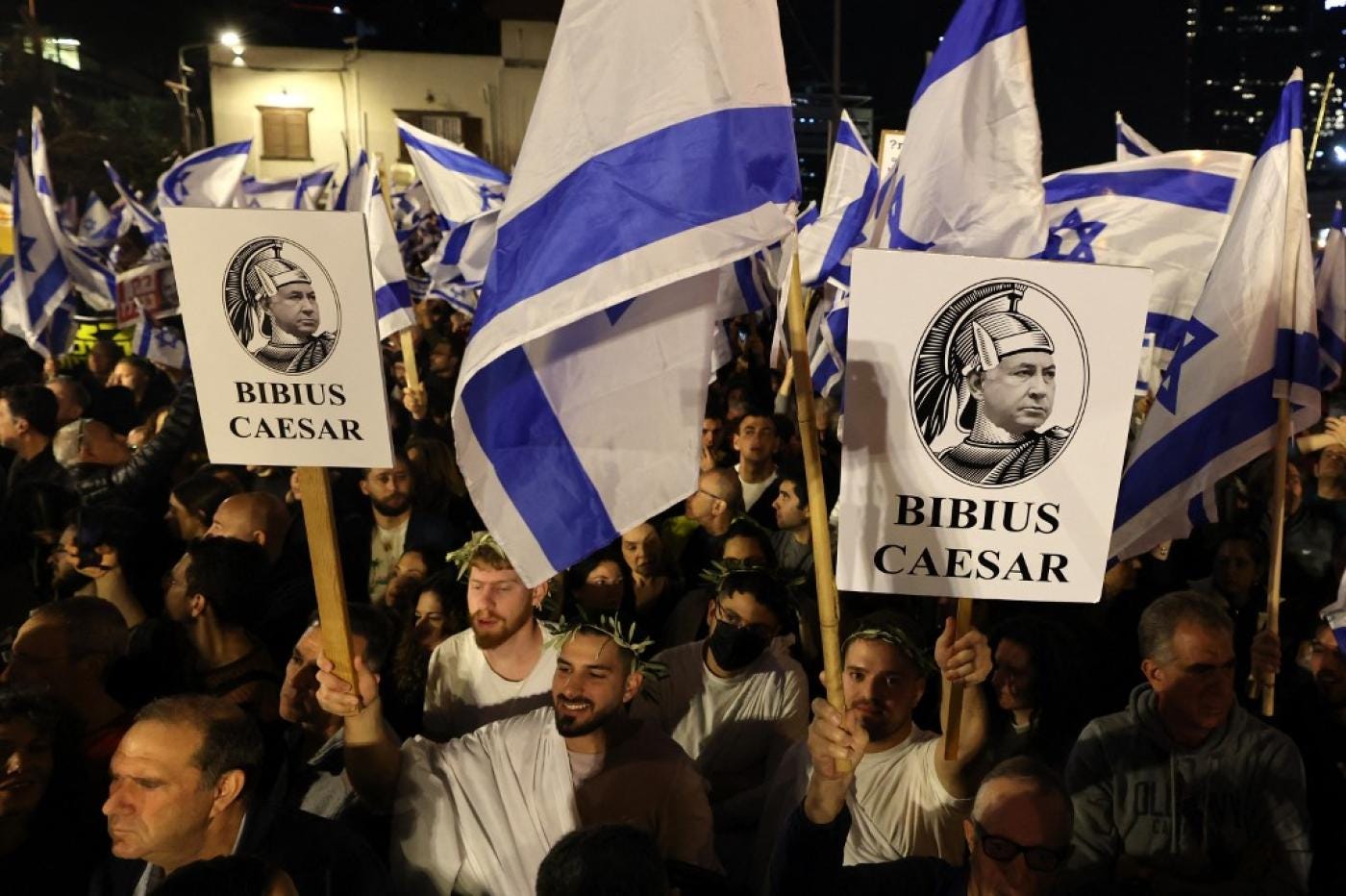 Tens of thousands of Israelis protest against Netanyahu justice plans |  Middle East Eye