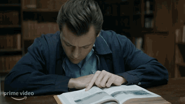 Reading Younger Tom GIF - Reading Younger Tom Harry Styles ...