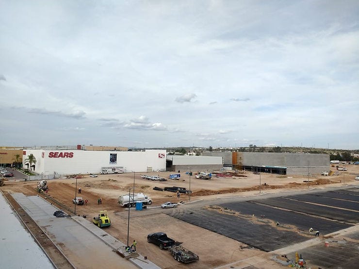 construccion centro comercial Altaria Aguascalientes