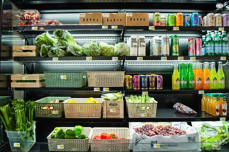 fresh fruit and vegetables, well-stocked grocery shelves in Cloudcroft at Cloudy's Market