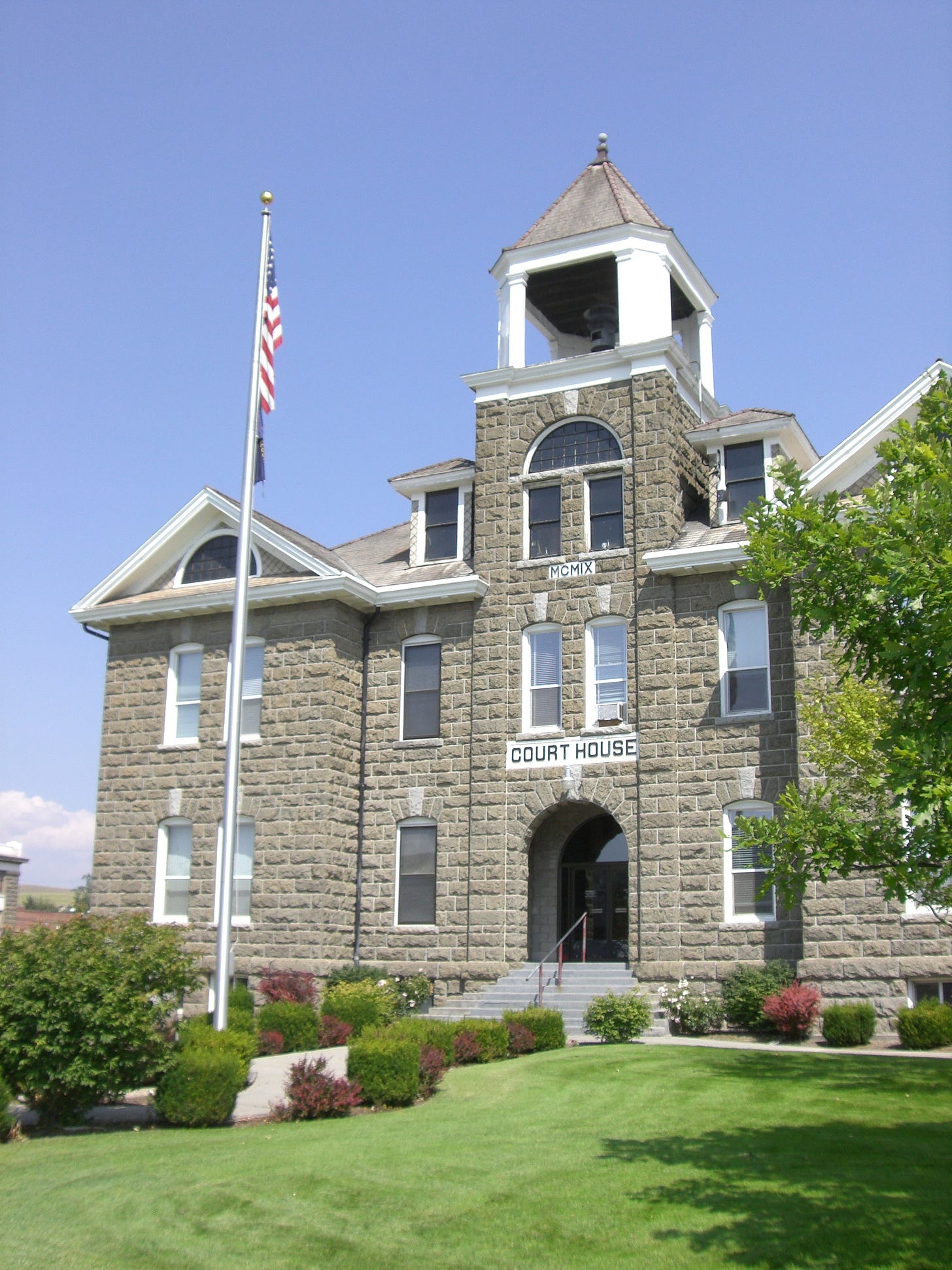 File:Wallowa County Courthouse, Oregon, 2010.jpg File:Wallowa County Courthouse, Oregon, 2010.jpg