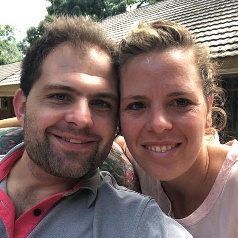 vlnr: Marnix Boersema saam met Clarinda en hulle kinders; Jaco de Beer saam met sy vrou, Benita; Jan-Louis Lee en sy vrou, Willemien; Nikolaas Pienaar en sy kinders; Jonker Venter saam met sy vrou, Erika en hulle kinders; Gerhard van Rhyn met sy vrou, Carina