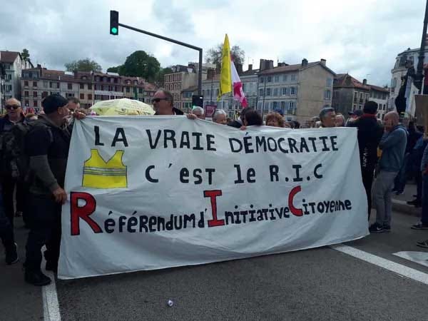 600 sc celine gilets jaunes