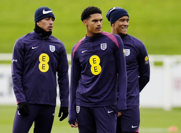 https://media.gettyimages.com/id/2183690015/photo/englands-jude-bellingham-jarell-quansah-and-ezri-konsa-during-a-training-session-at-st.jpg?s=612x612&w=0&k=20&c=f0o-QZzbU8DvyuEwoO7JSDNPef8wlDrVVYsKkmg96Us= https://media.gettyimages.com/id/2183690015/photo/englands-jude-bellingham-jarell-quansah-and-ezri-konsa-during-a-training-session-at-st.jpg?s=612x612&w=0&k=20&c=f0o-QZzbU8DvyuEwoO7JSDNPef8wlDrVVYsKkmg96Us=