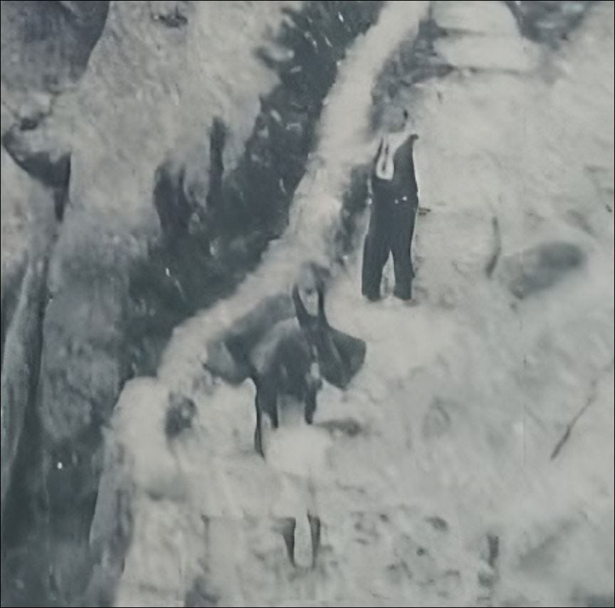 Dos veïns (un vestit de blanc i amb calça curta i l’altre de negre) del Montsec transitant amb una mula (o potser un ase) carregada pel camí de l’Escala del Pas nou. Any 1923 aproximadament. Autor desconegut. Vilanova de Meià, Montsec de Rúbies (o de Meià), La Noguera. Lleida, Catalunya. Dos veïns (un vestit de blanc i amb calça curta i l’altre de negre) del Montsec transitant amb una mula (o potser un ase) carregada pel camí de l’Escala del Pas nou. Any 1923 aproximadament. Autor desconegut. Vilanova de Meià, Montsec de Rúbies (o de Meià), La Noguera. Lleida, Catalunya.