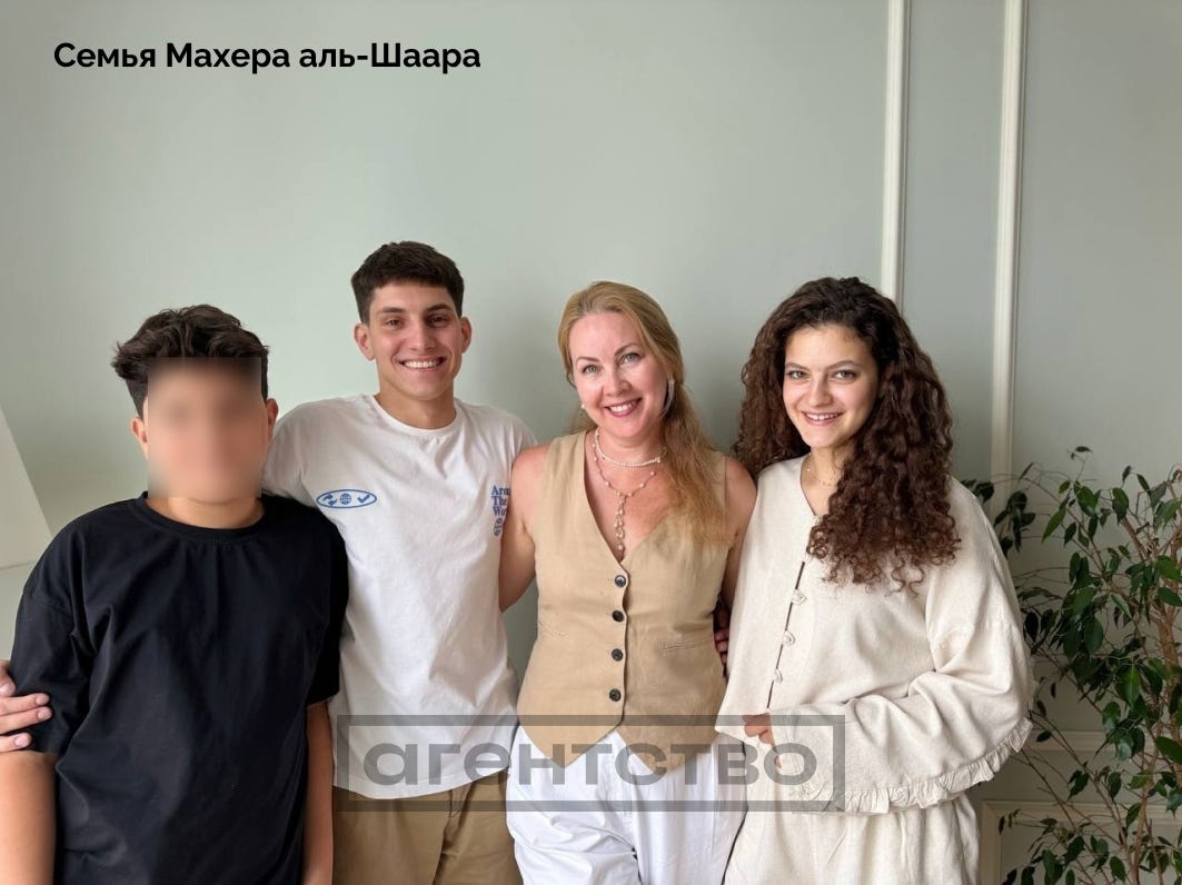May be an image of 4 people, people smiling and text that says 'Семья Махера аль- аль-Шаара 良 агентство arCHtcTeD! e агент'
