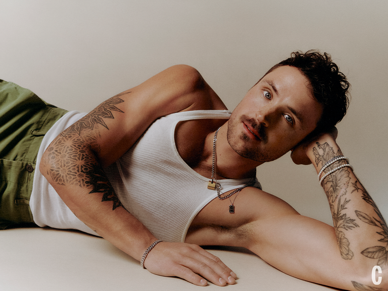 How Dylan Efron Became the 'Traitors' Season 3 Heartthrob Without Even  Trying